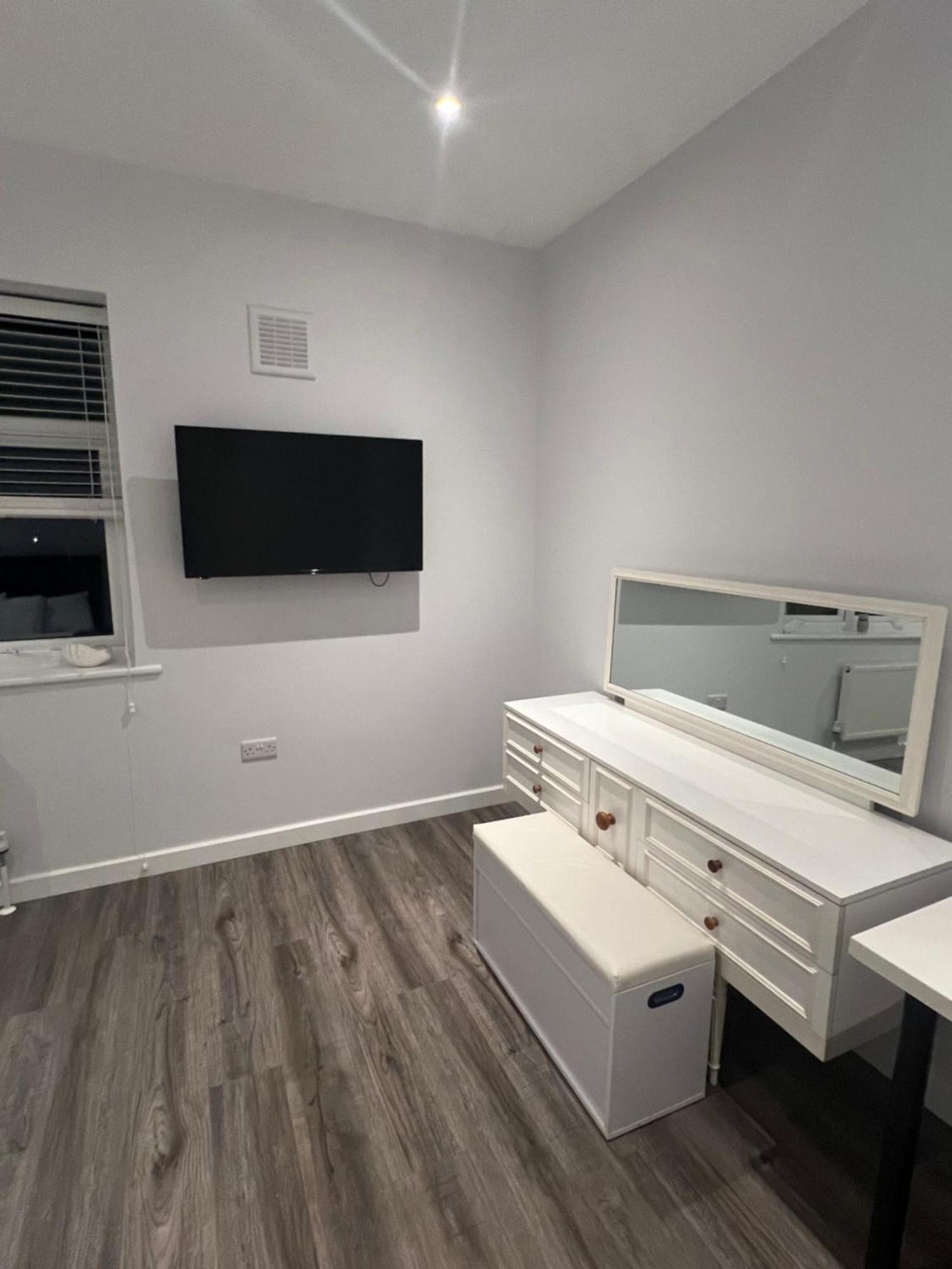 Spencer Bridge Rooms By Afl Northampton Exterior photo