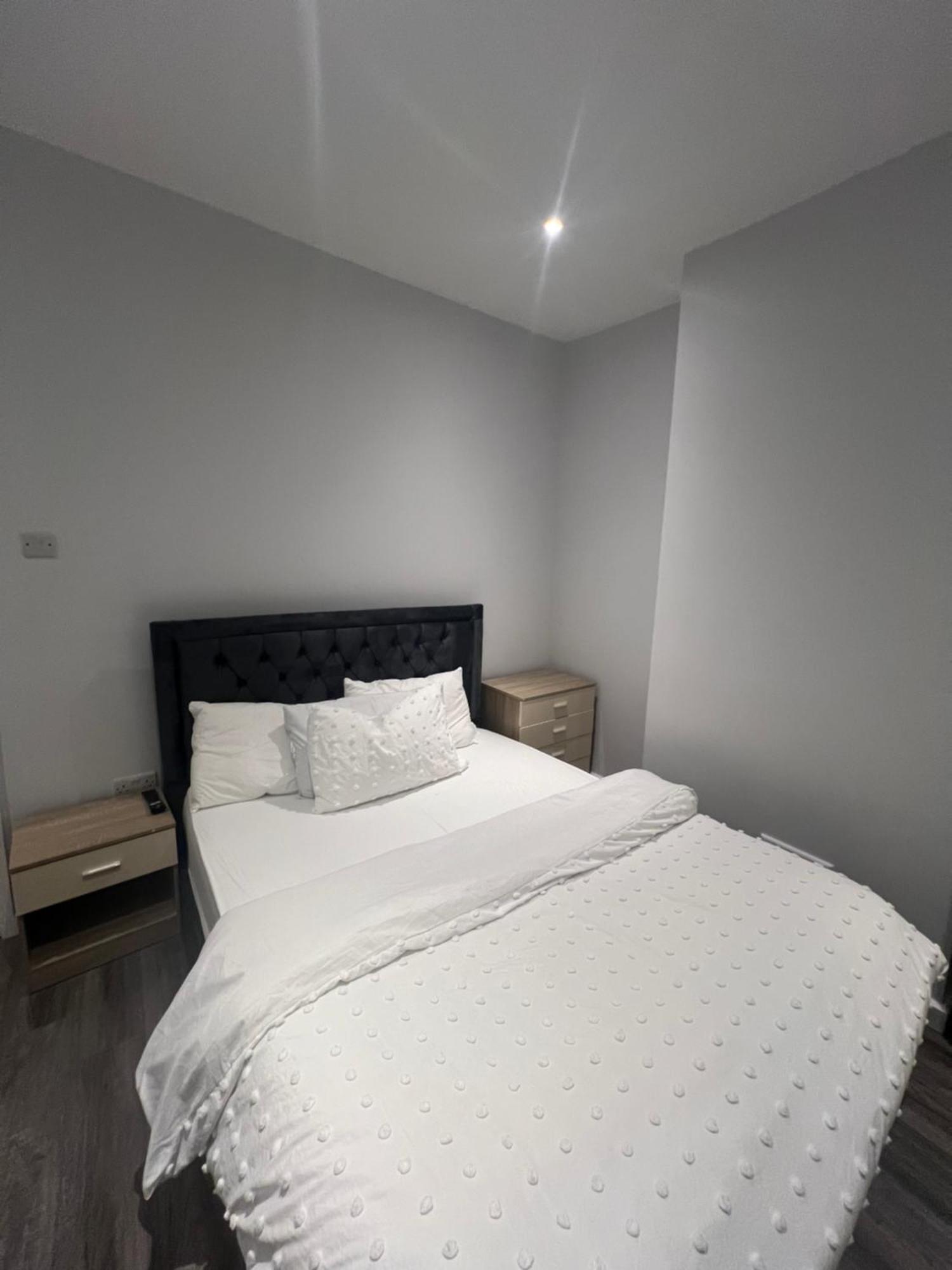 Spencer Bridge Rooms By Afl Northampton Exterior photo